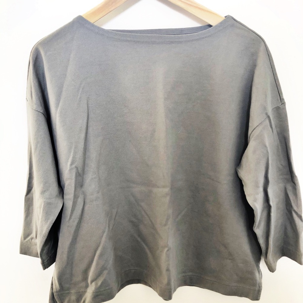 Gray boxy Muji top